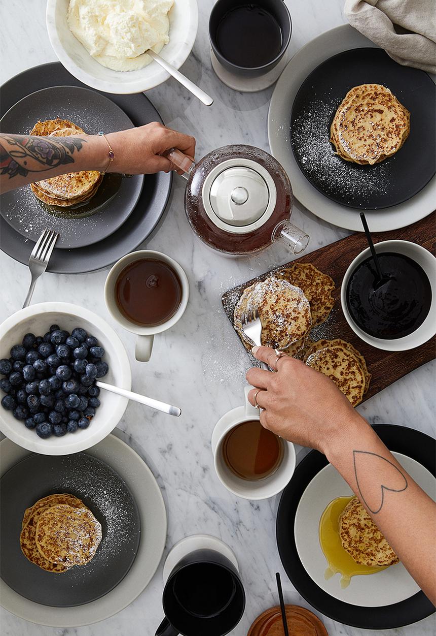 H&M - Porcelain bowl - black
