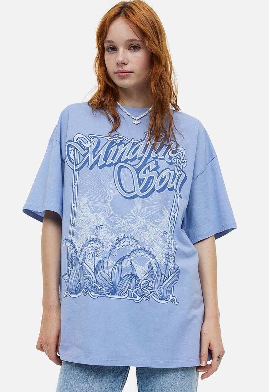 H&M - Oversized printed T-shirt - light blue mindful soul
