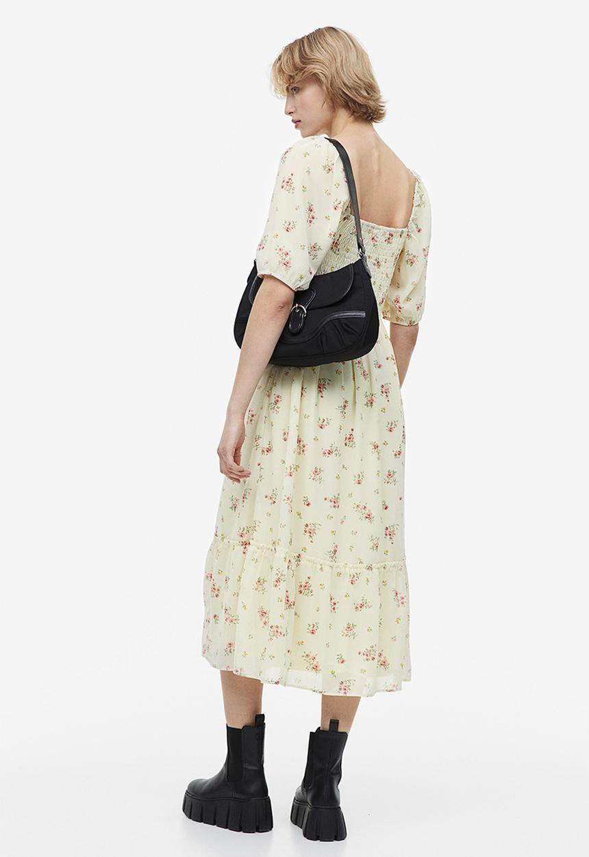 H&M - Puff-sleeved smocked dress - light beige floral