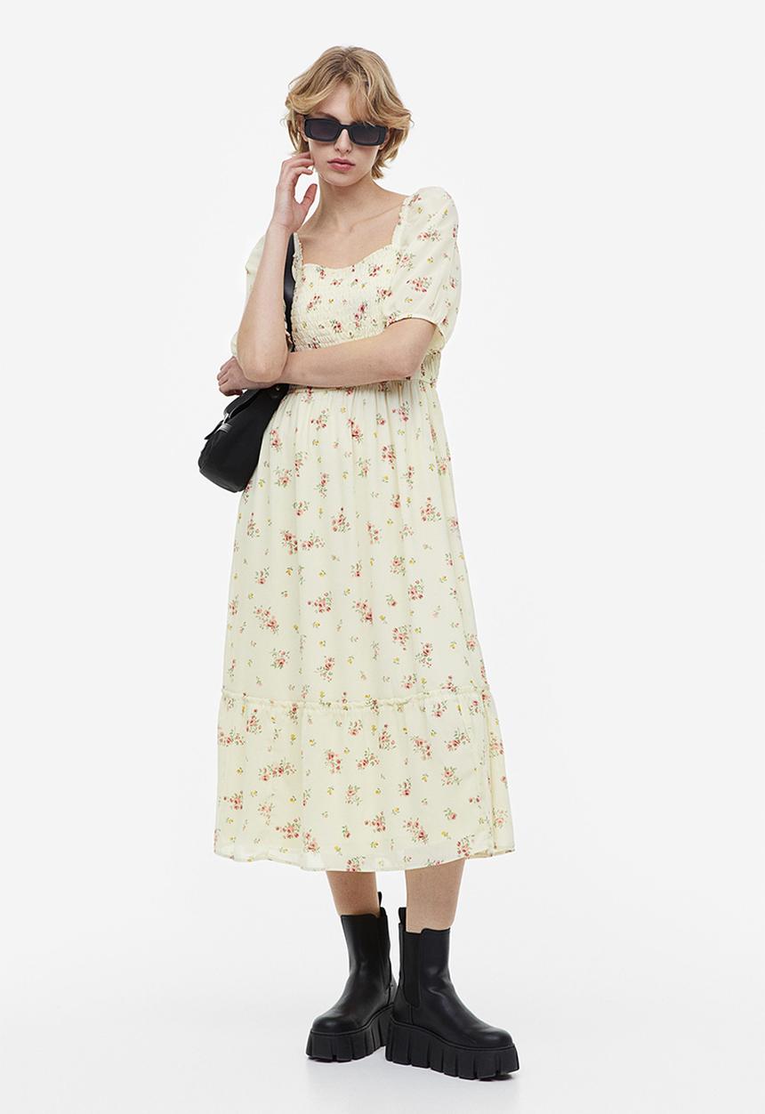 H&M - Puff-sleeved smocked dress - light beige floral