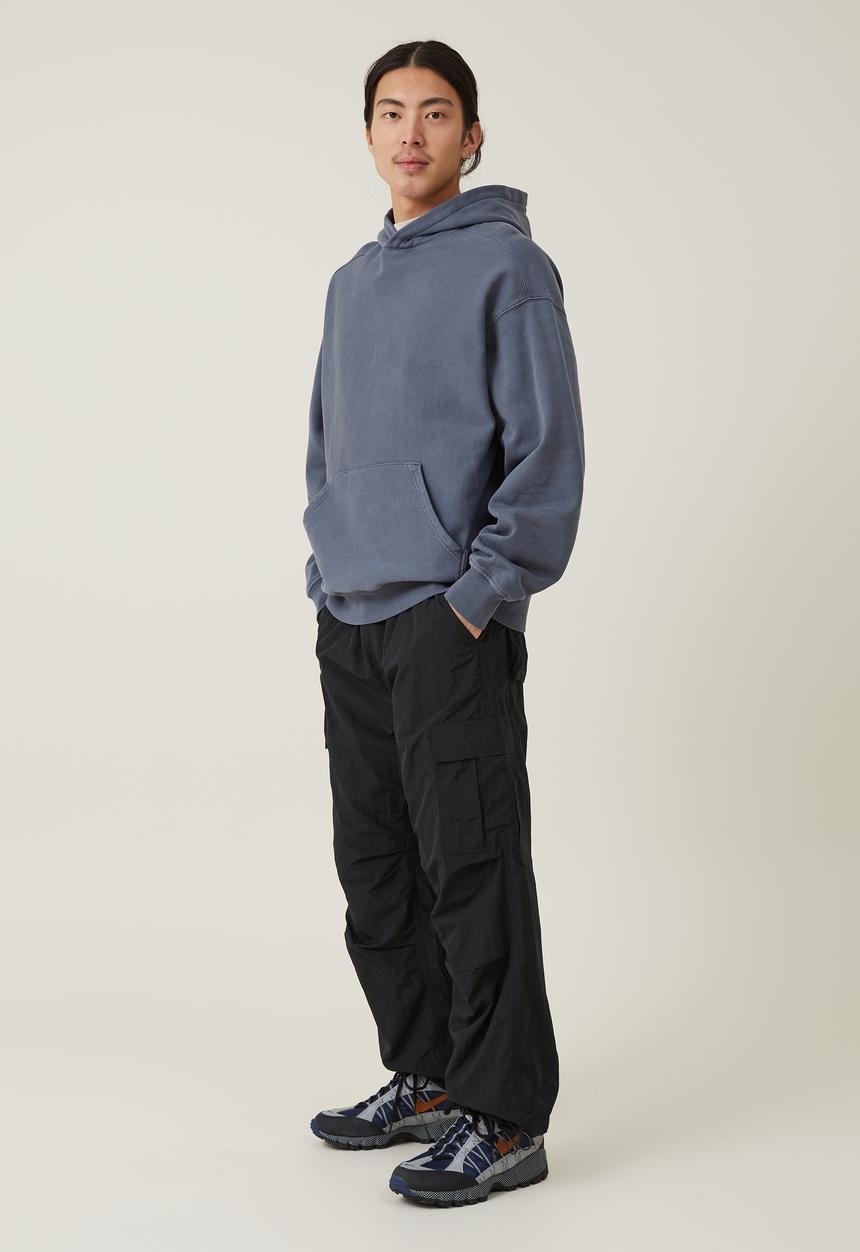 Cotton On - Parachute tech cargo pant - black cargo