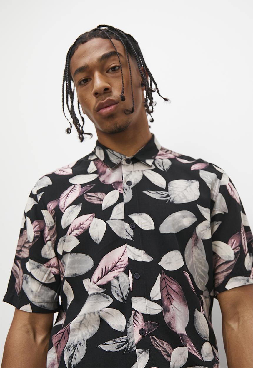 STYLE REPUBLIC - Leaf print short sleeve viscose shirt - multi