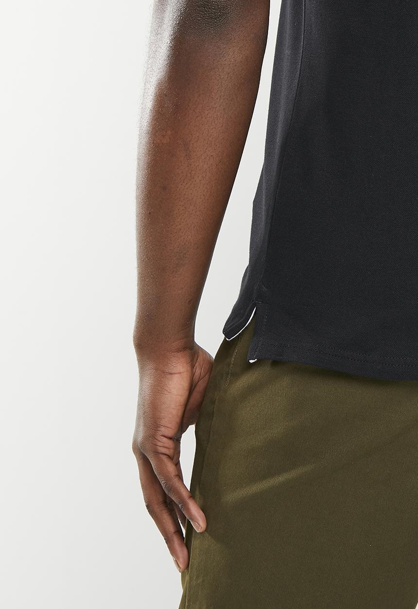 POLO - Mens washed logo short sleeve golfer - black
