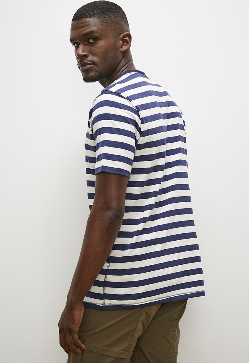 Lark & Crosse - Striped grandpa tee with badge - white & navy