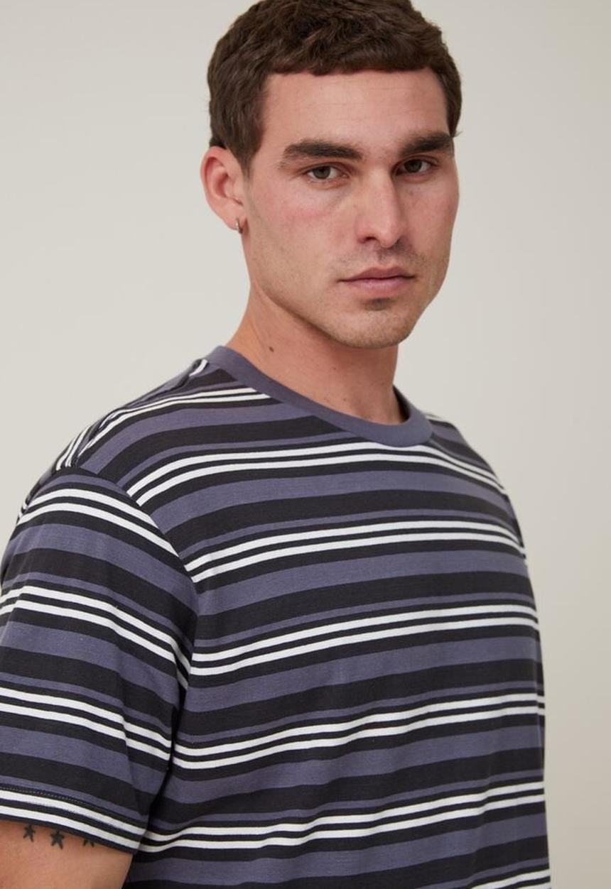 Cotton On - Loose fit stripe t-shirt - washed black triple stripe