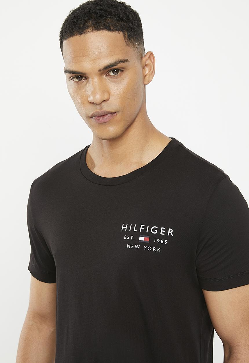 Tommy Hilfiger - Brand love small logo tee - black 