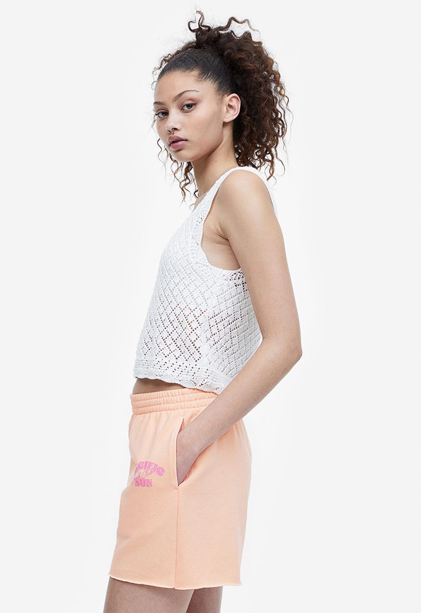 H&M - Sweatshorts - apricot pacific sun