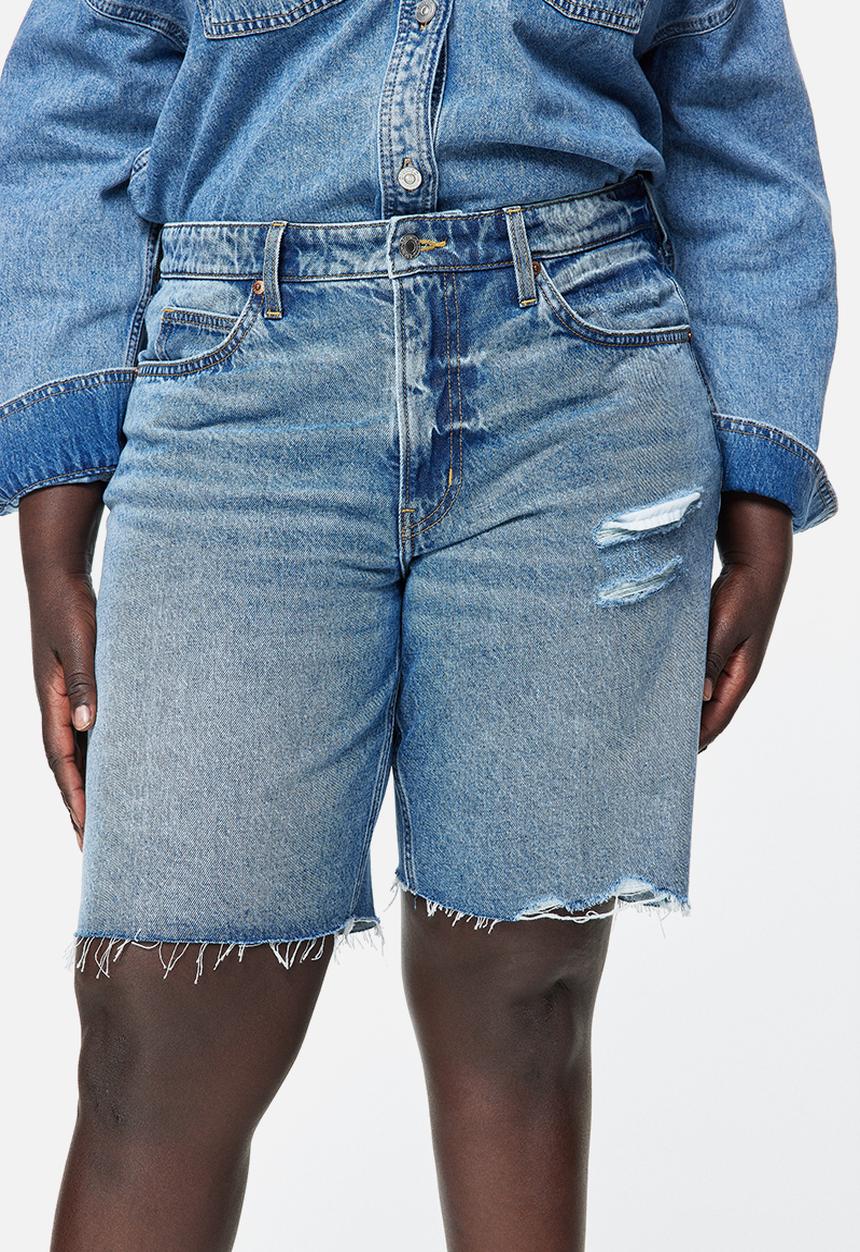 H&M - Curvy fit bermuda baggy low denim shorts - light denim blue 