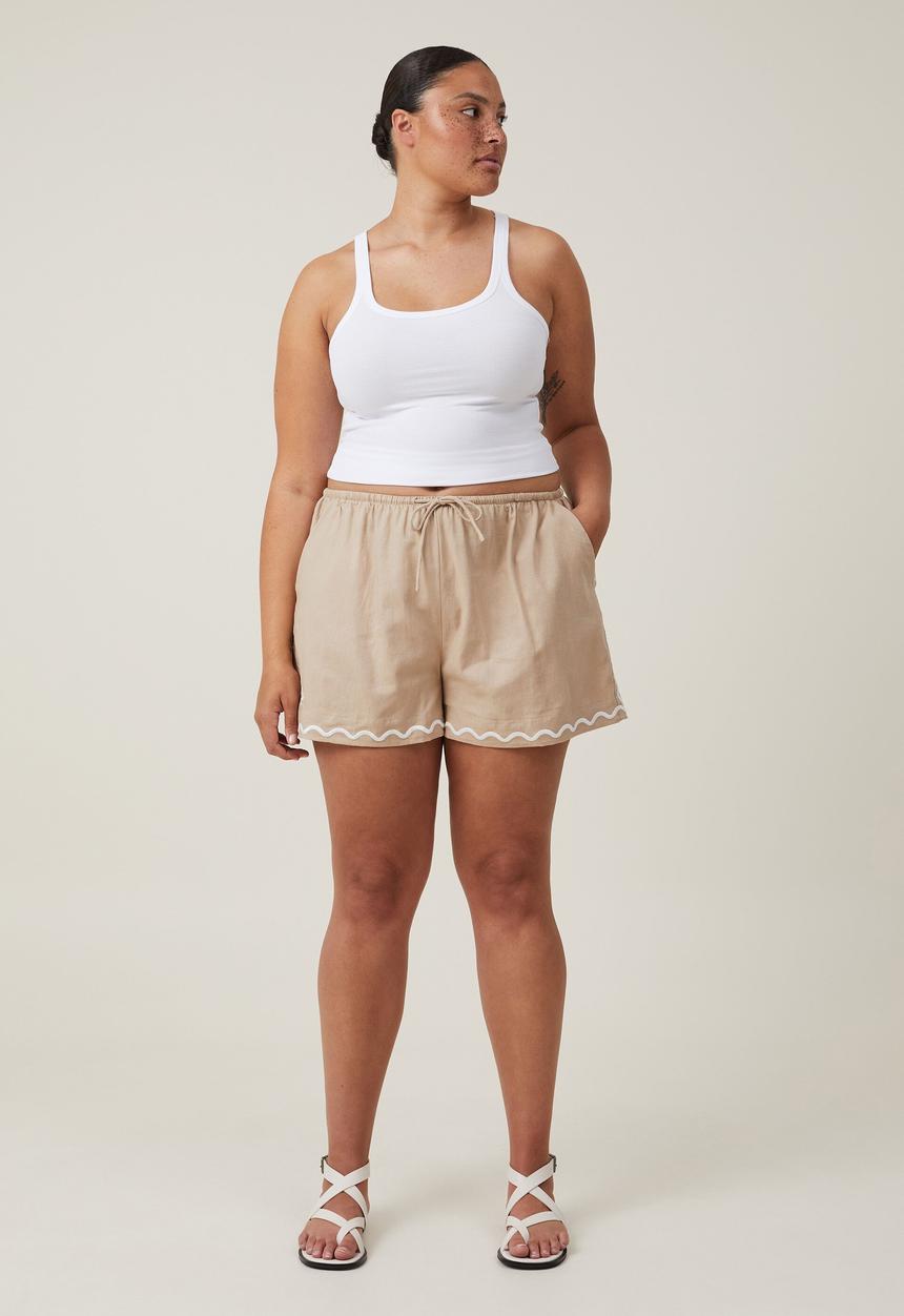Cotton On - Plus haven short - coral embroidery mid taupe
