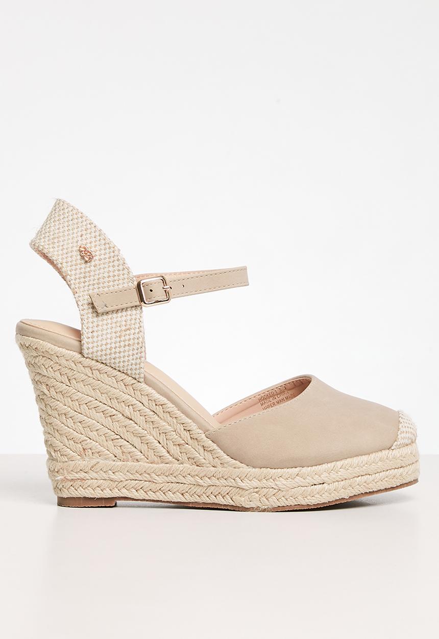 Miss Black - Hooked 1 wedge heel - taupe
