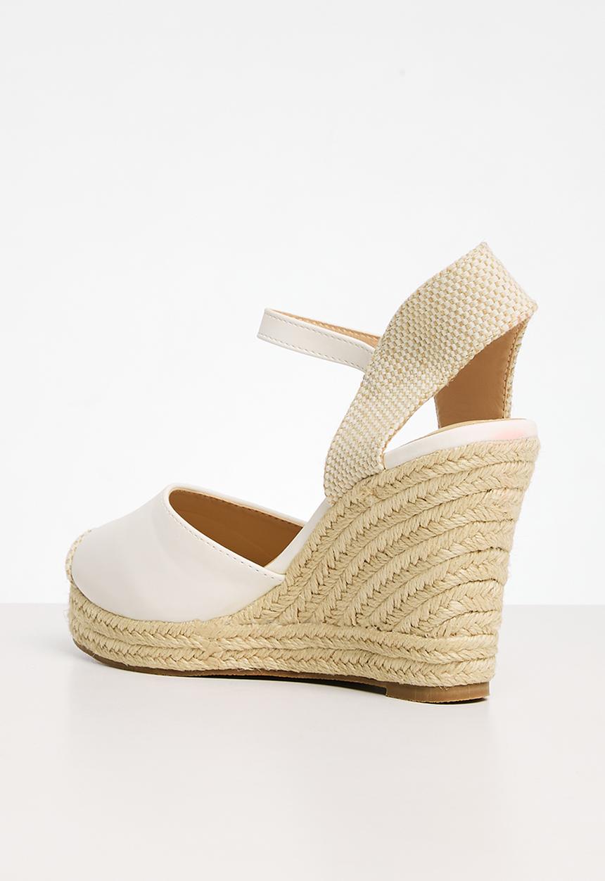 Miss Black - Hooked 1 wedge heel - white