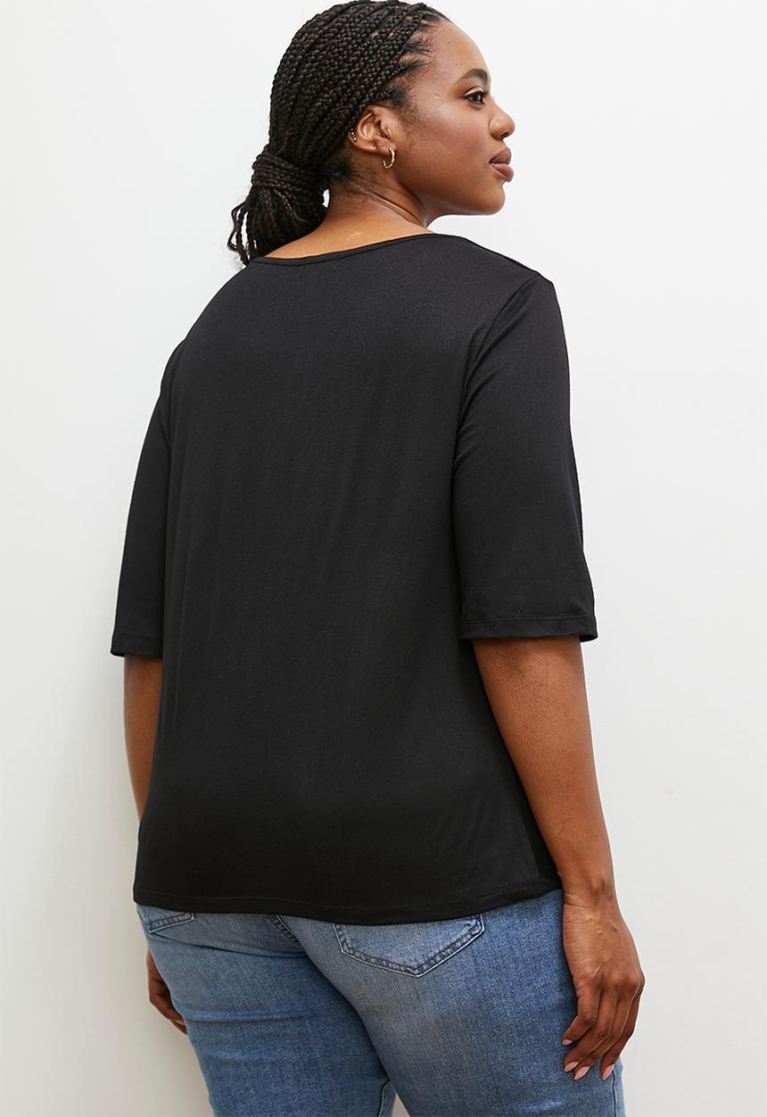 edit - Front notch neck ruched tee -black