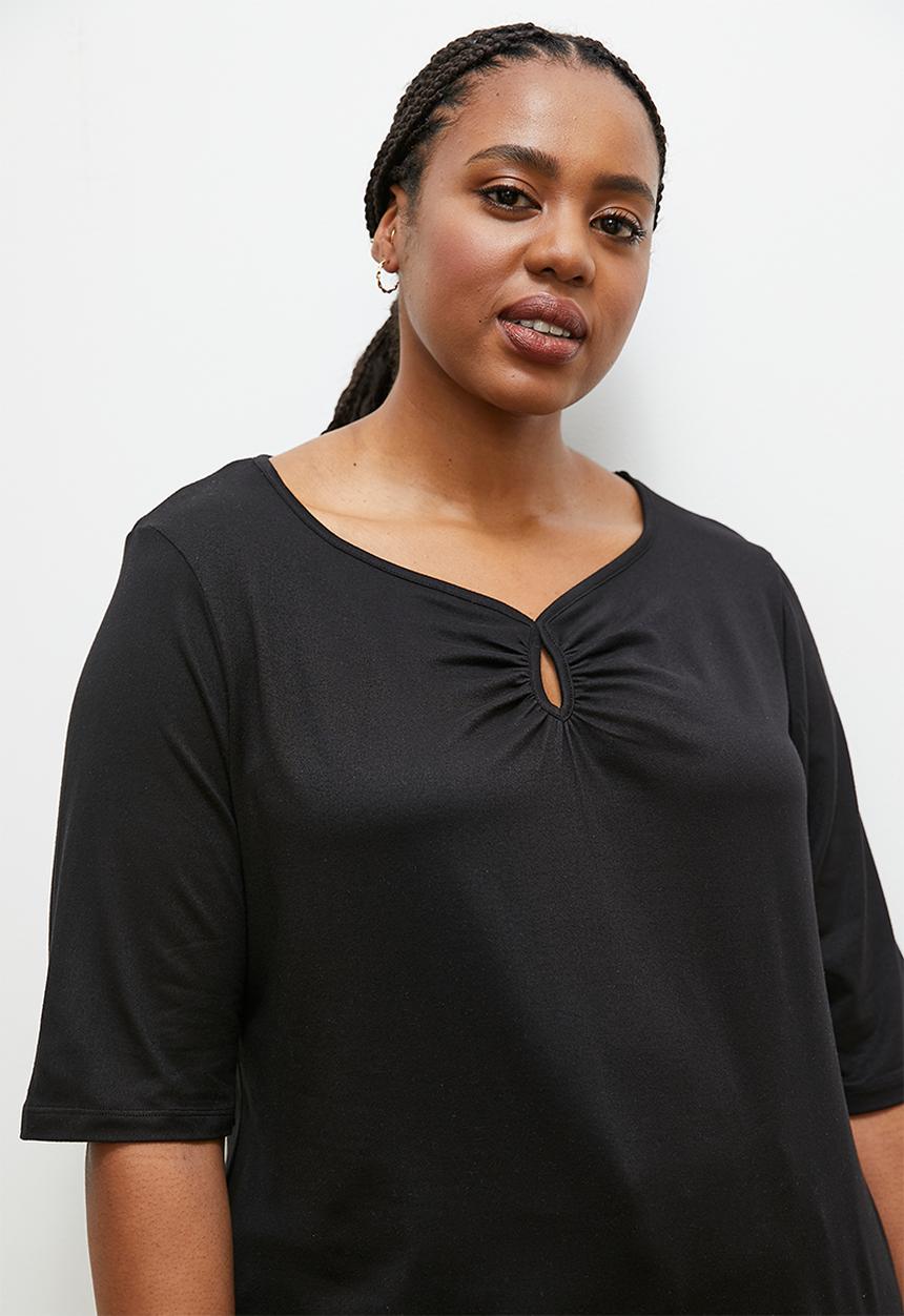 edit - Front notch neck ruched tee -black