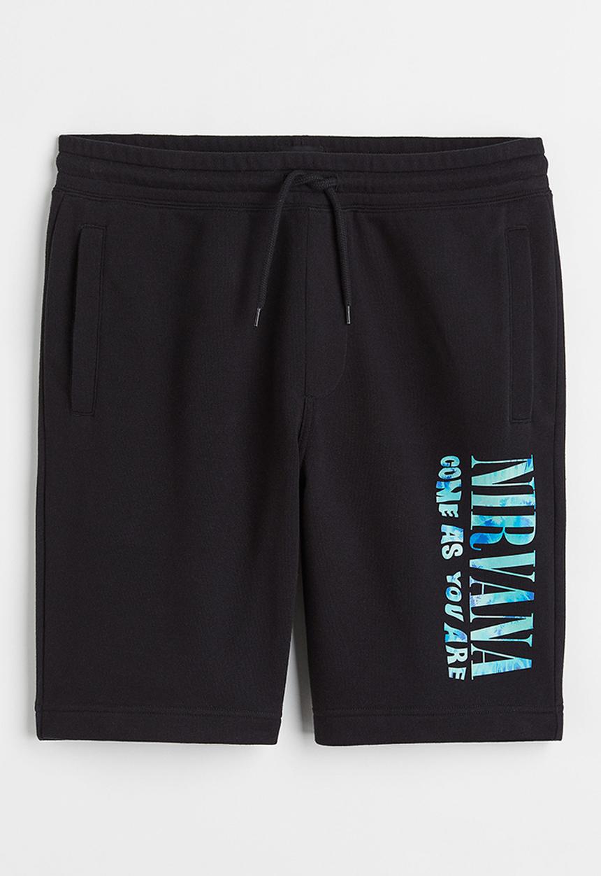 H&M - Regular fit printed sweatshorts - black nirvana