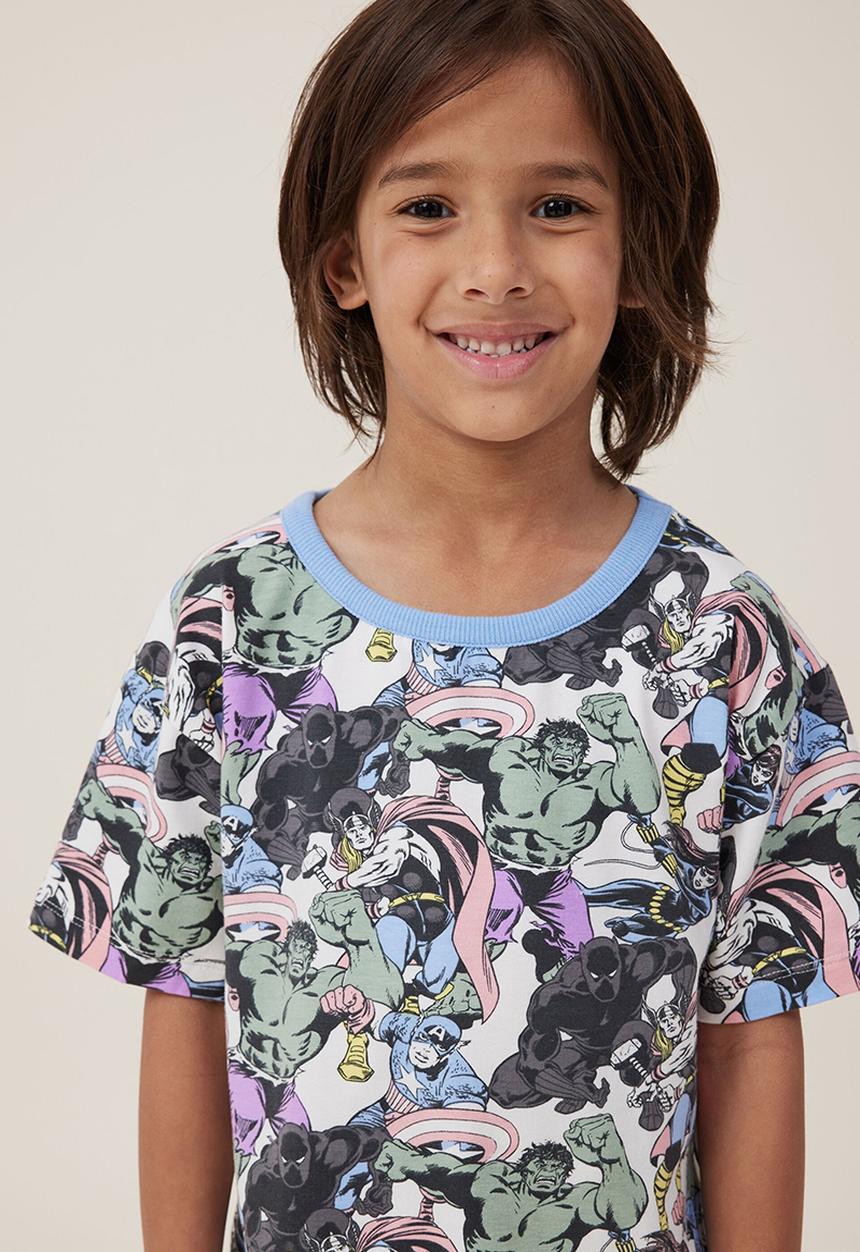 Cotton On - Felix short sleeve pyjama set license - lcn mar vanilla/marvel avengers