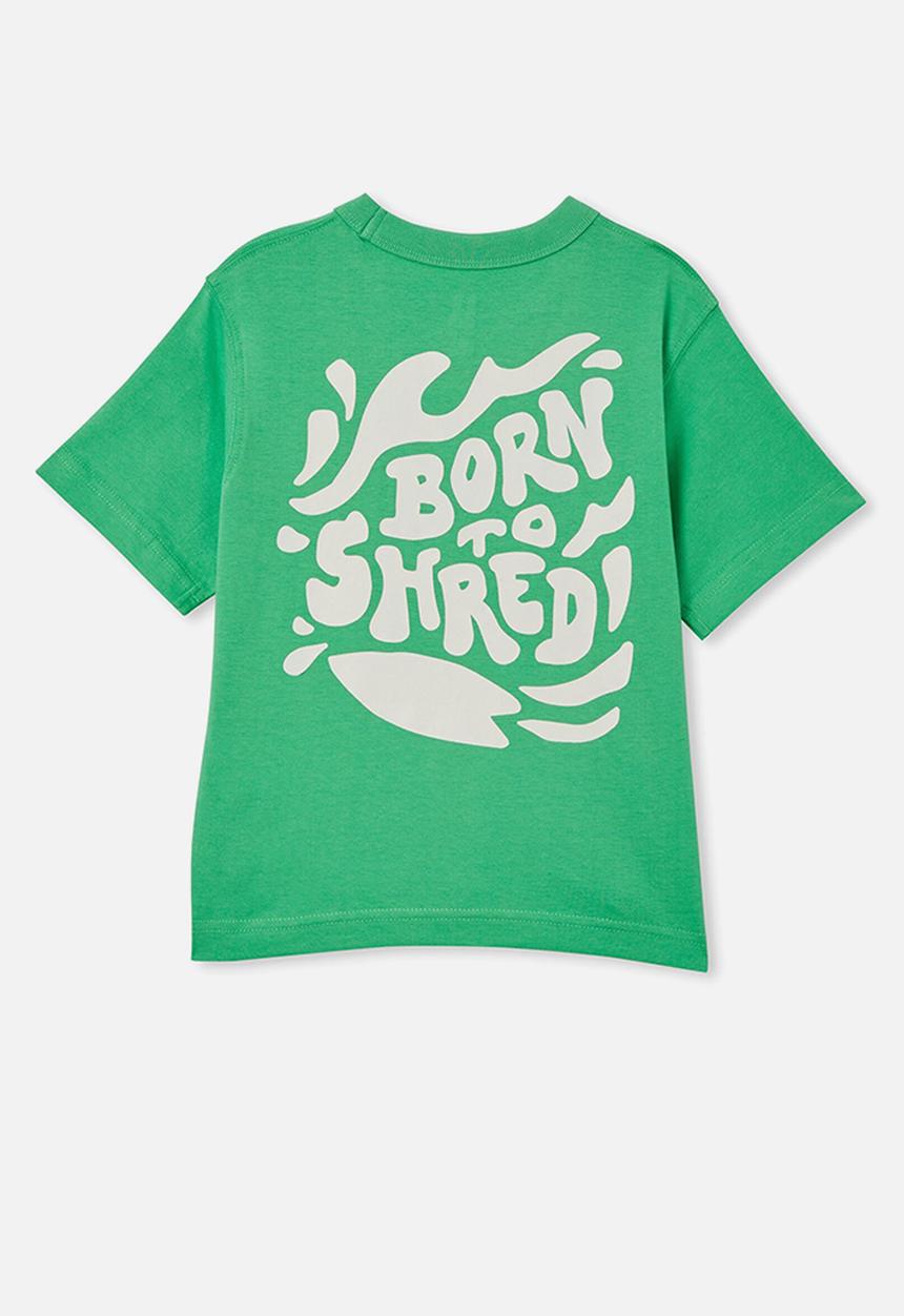 Cotton On - Jonny short sleeve print tee - fiji green/born to shred