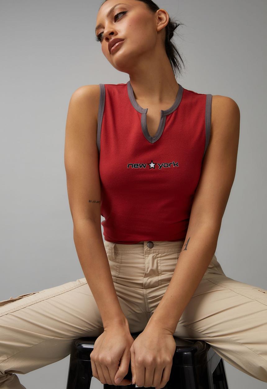 Factorie - Graphic notch front tank - red/new york