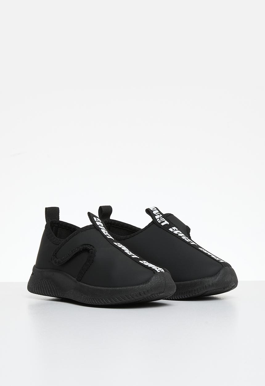 SOVIET - K roman - black mono