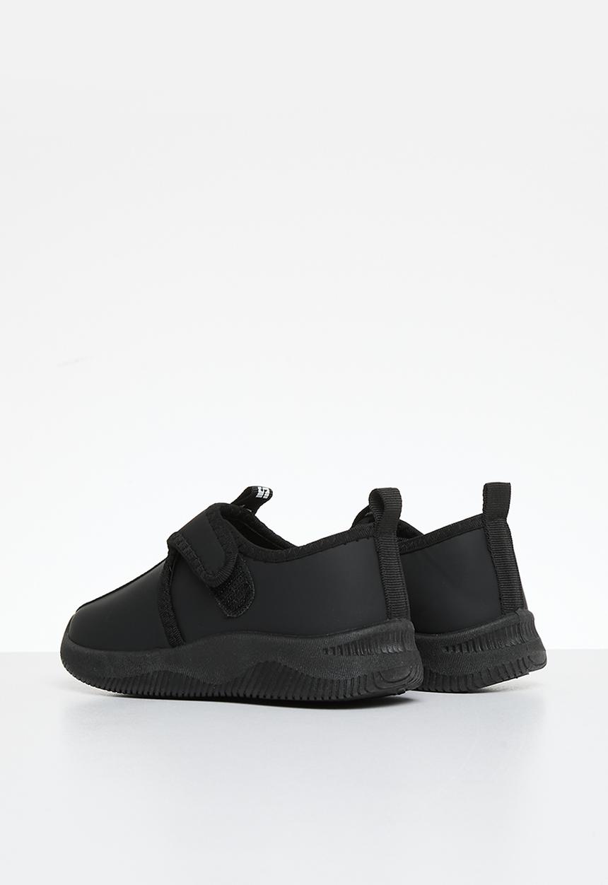 SOVIET - K roman - black mono