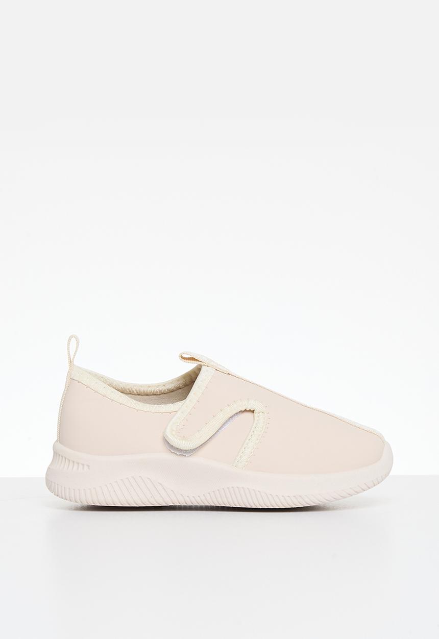 SOVIET - K roman - beige mono