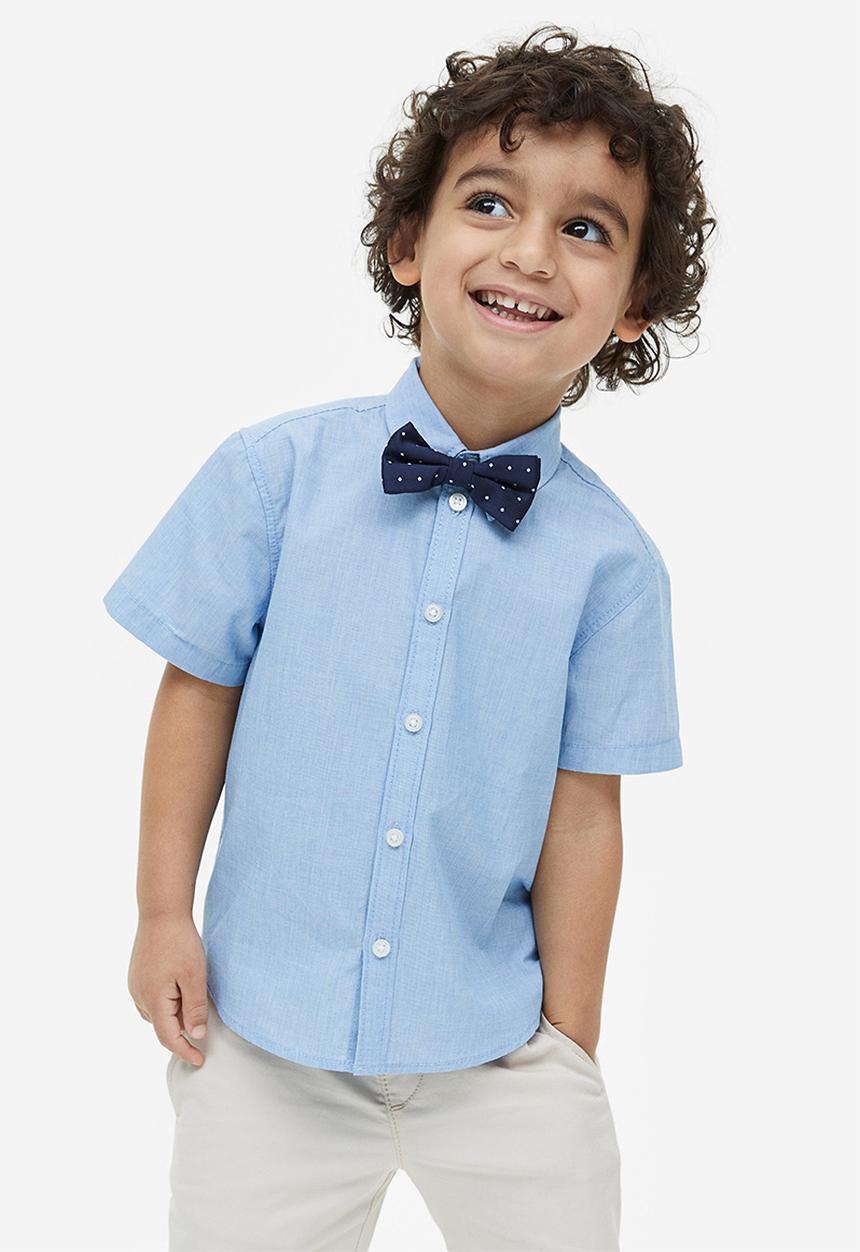 H&M - Shirt and bow tie - light blue spotted