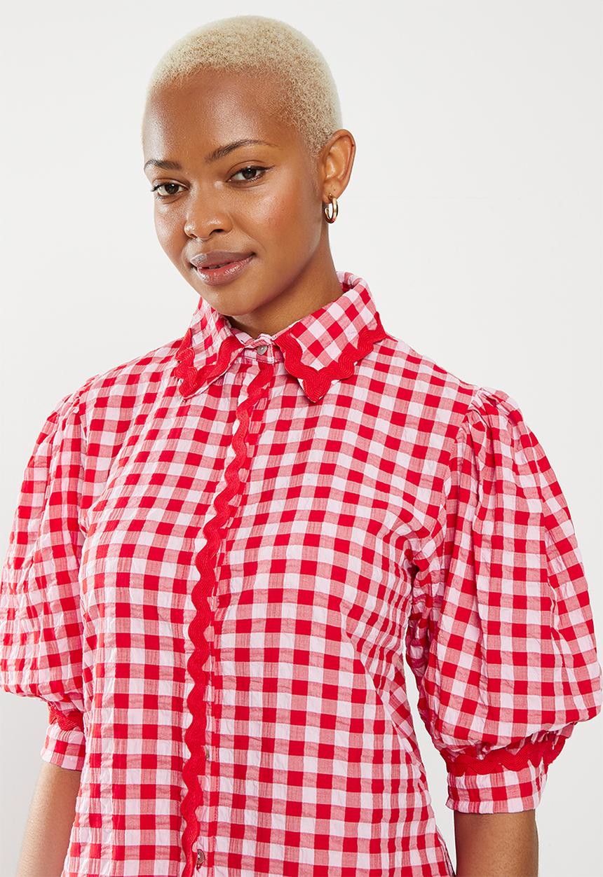 Me&B - The frankie shirt with ric rac detail - red gingham