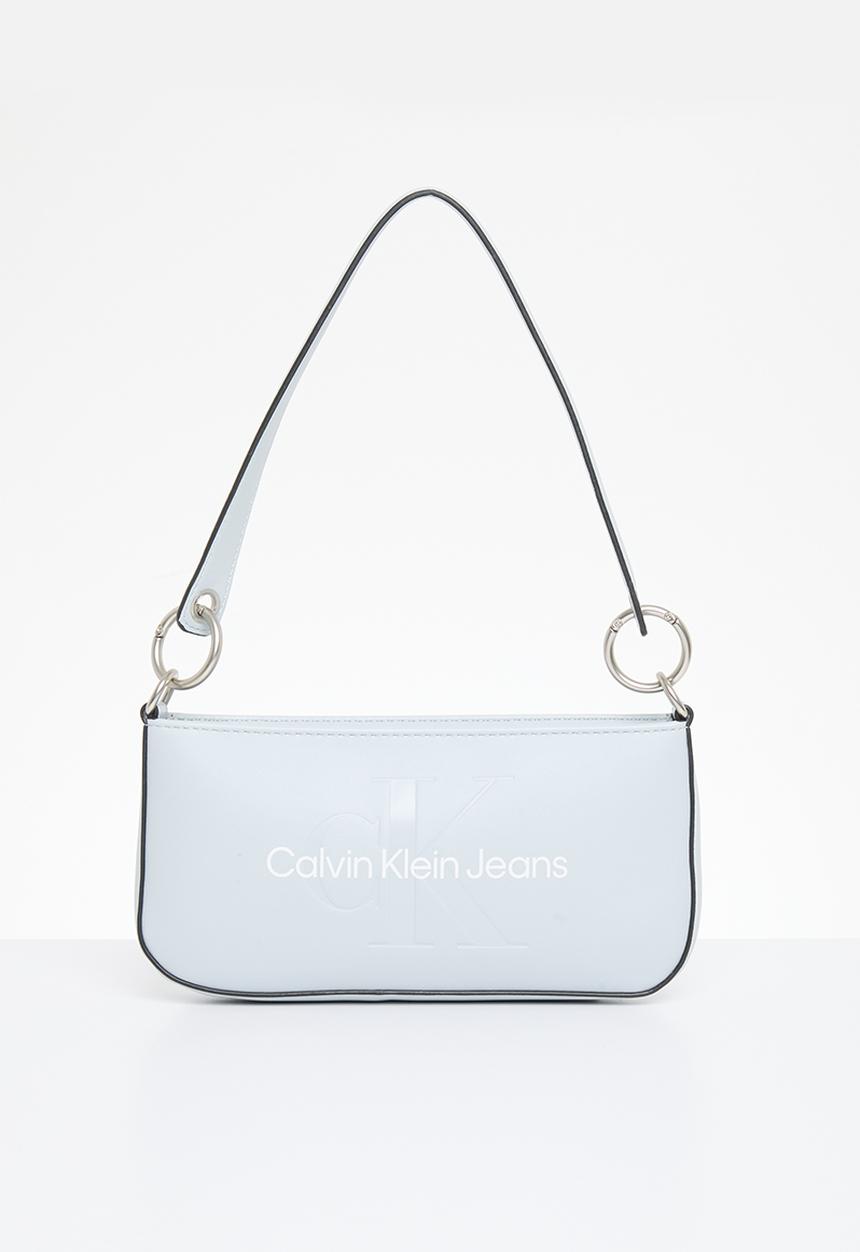 Calvin Klein - Sculpted shoulder pouch25 mono - blue oasis