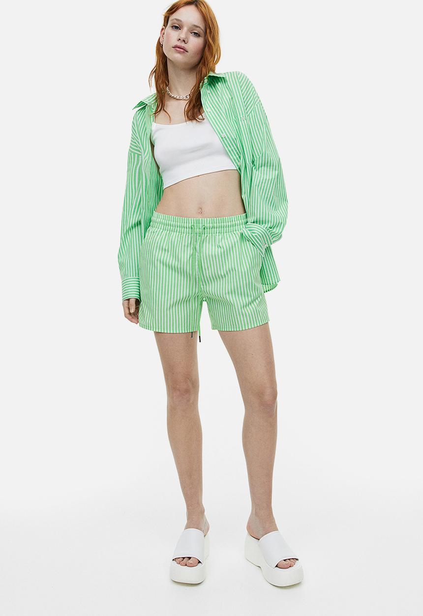 H&M - Pull-on shorts - green white striped