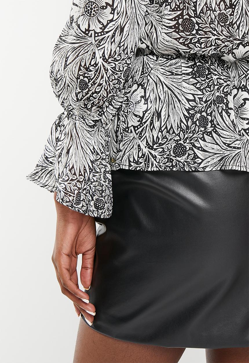 SISSY BOY - New Me: printed woven bardot - black & white