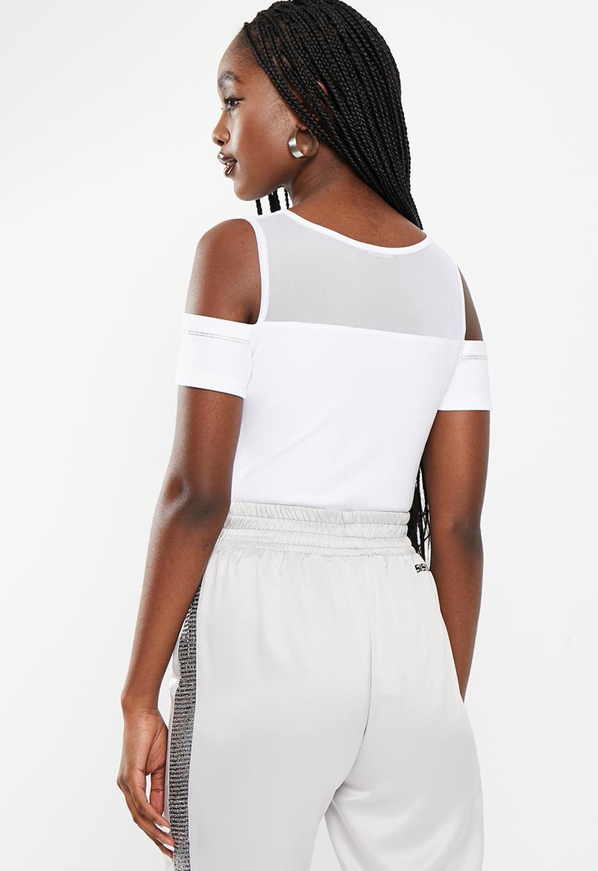 SISSY BOY - Thrice Good: Cold shoulder fashion top - white