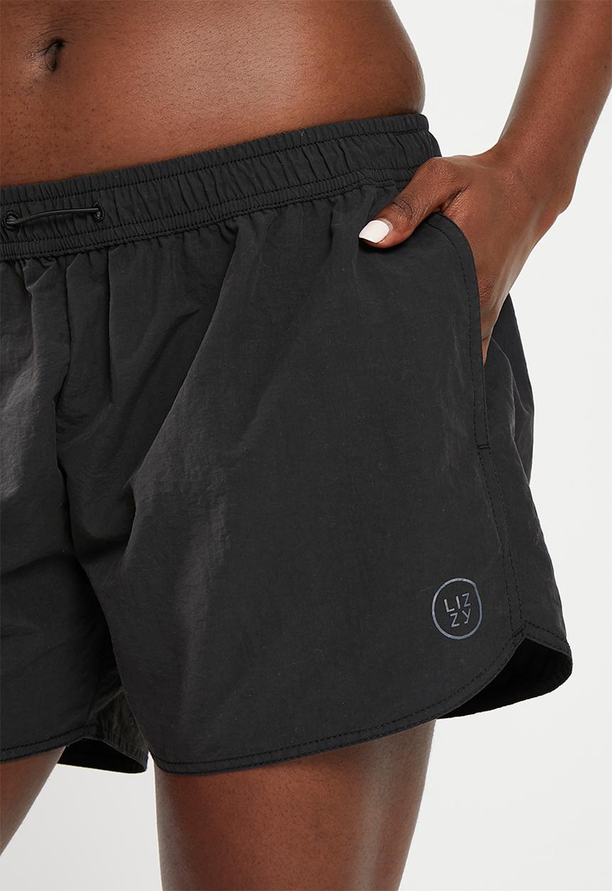 Lizzy - Paityn 23 elasticated boardshorts - black