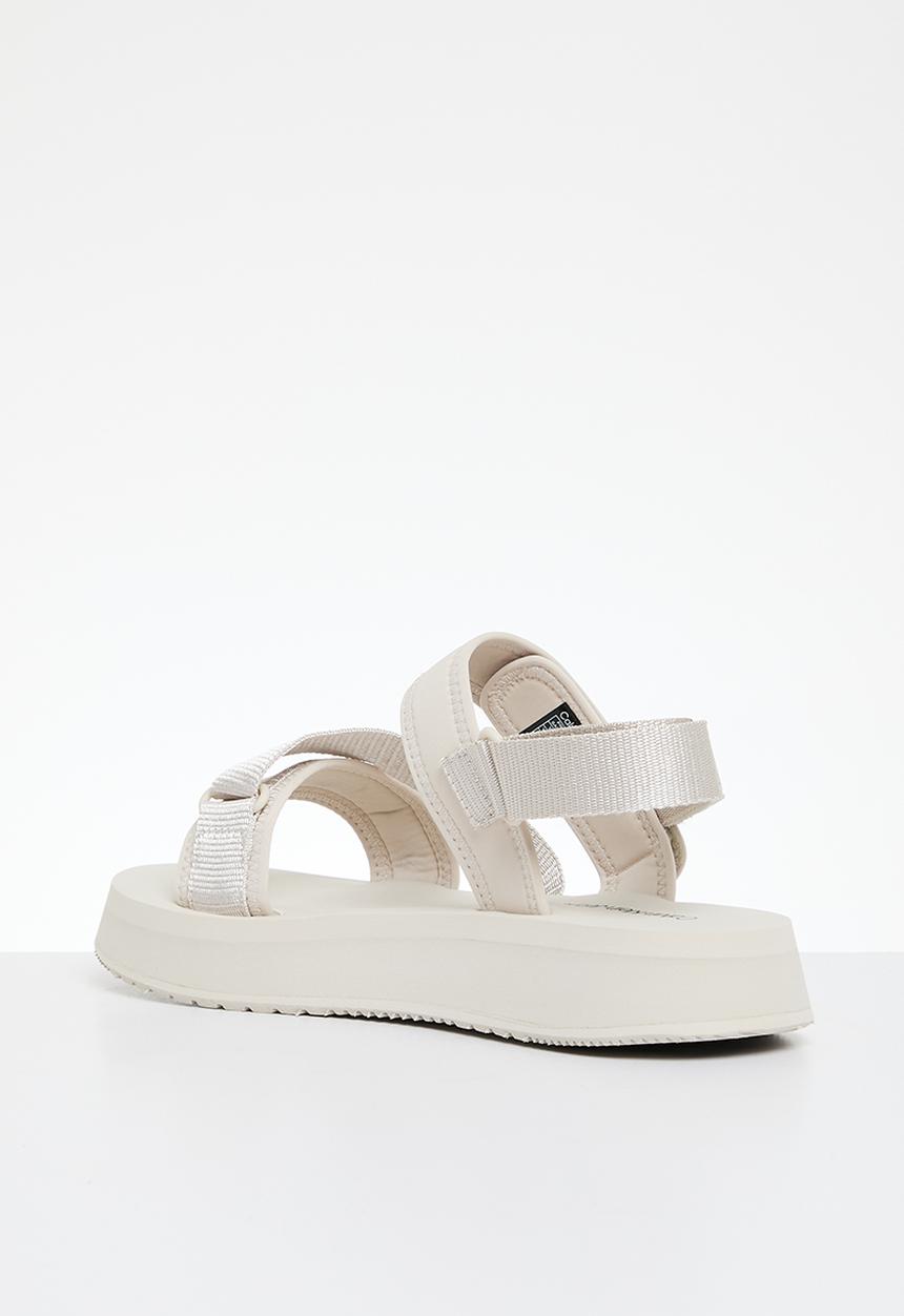 Calvin Klein - Prefresato sandal badge - eggshell