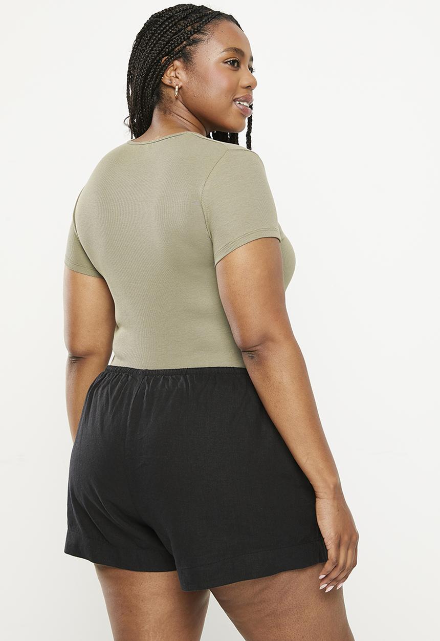 Cotton On - Plus the one organic rib crew short sleeve tee - woodland
