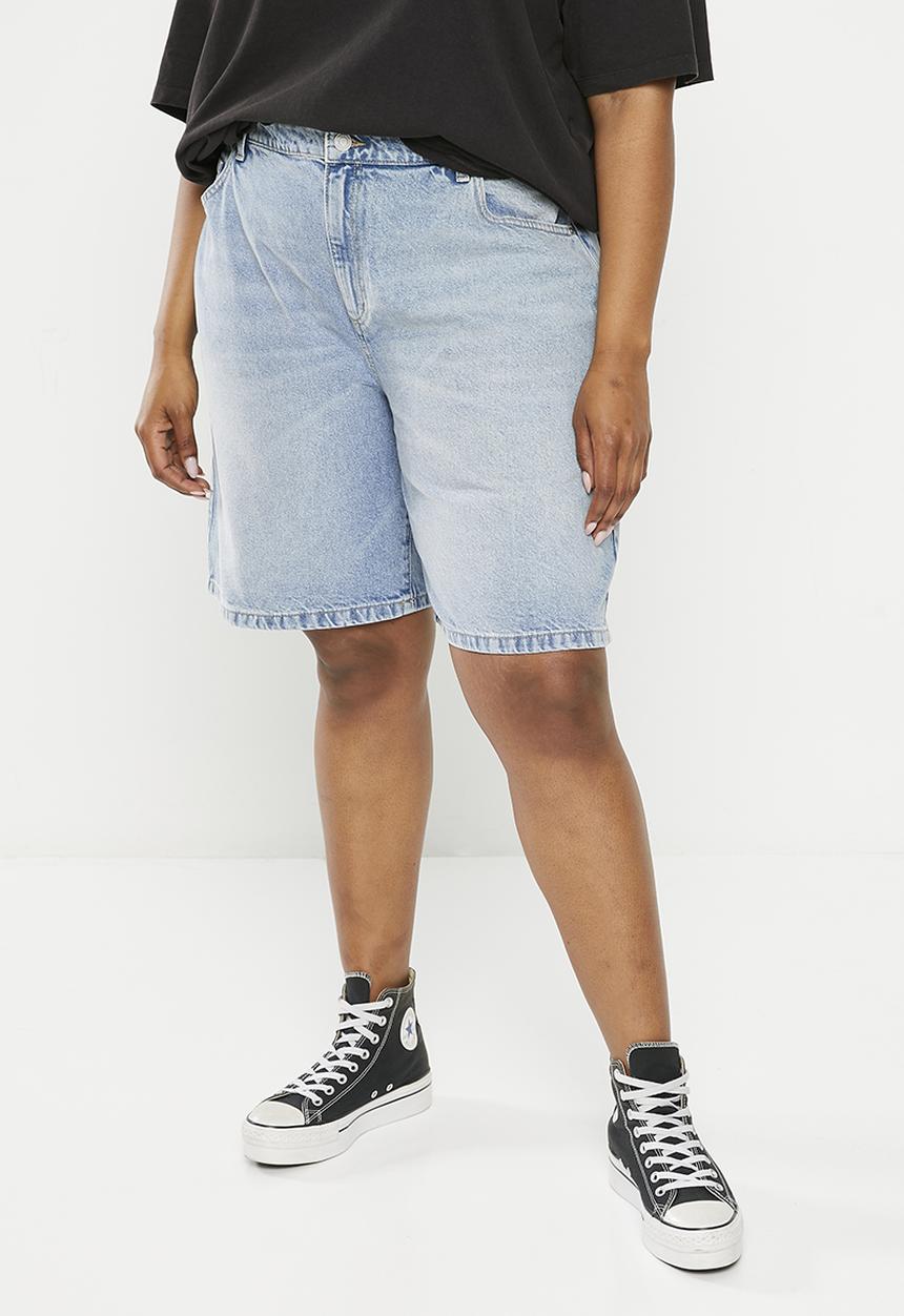 Cotton On - Plus super baggy denim jort - bells blue