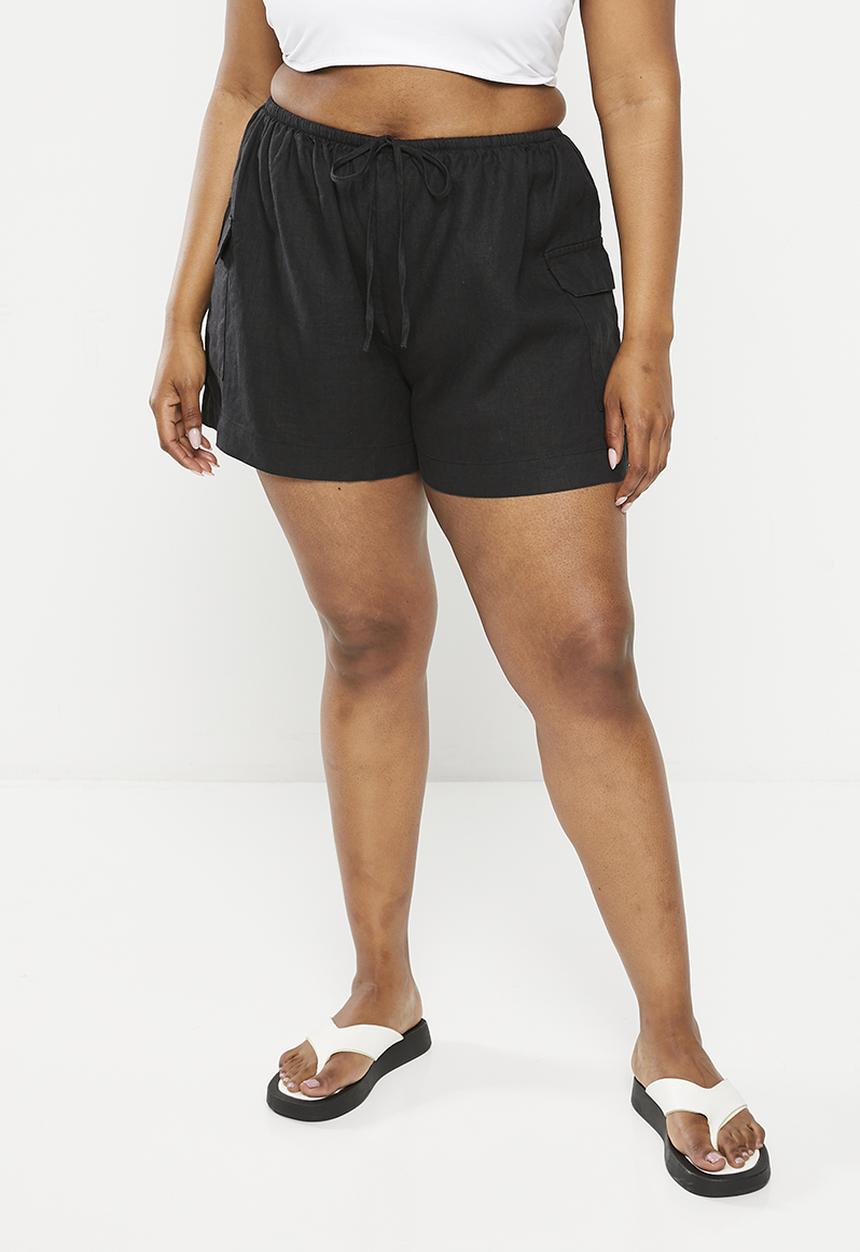 Cotton On - Plus frankie linen cargo short - black