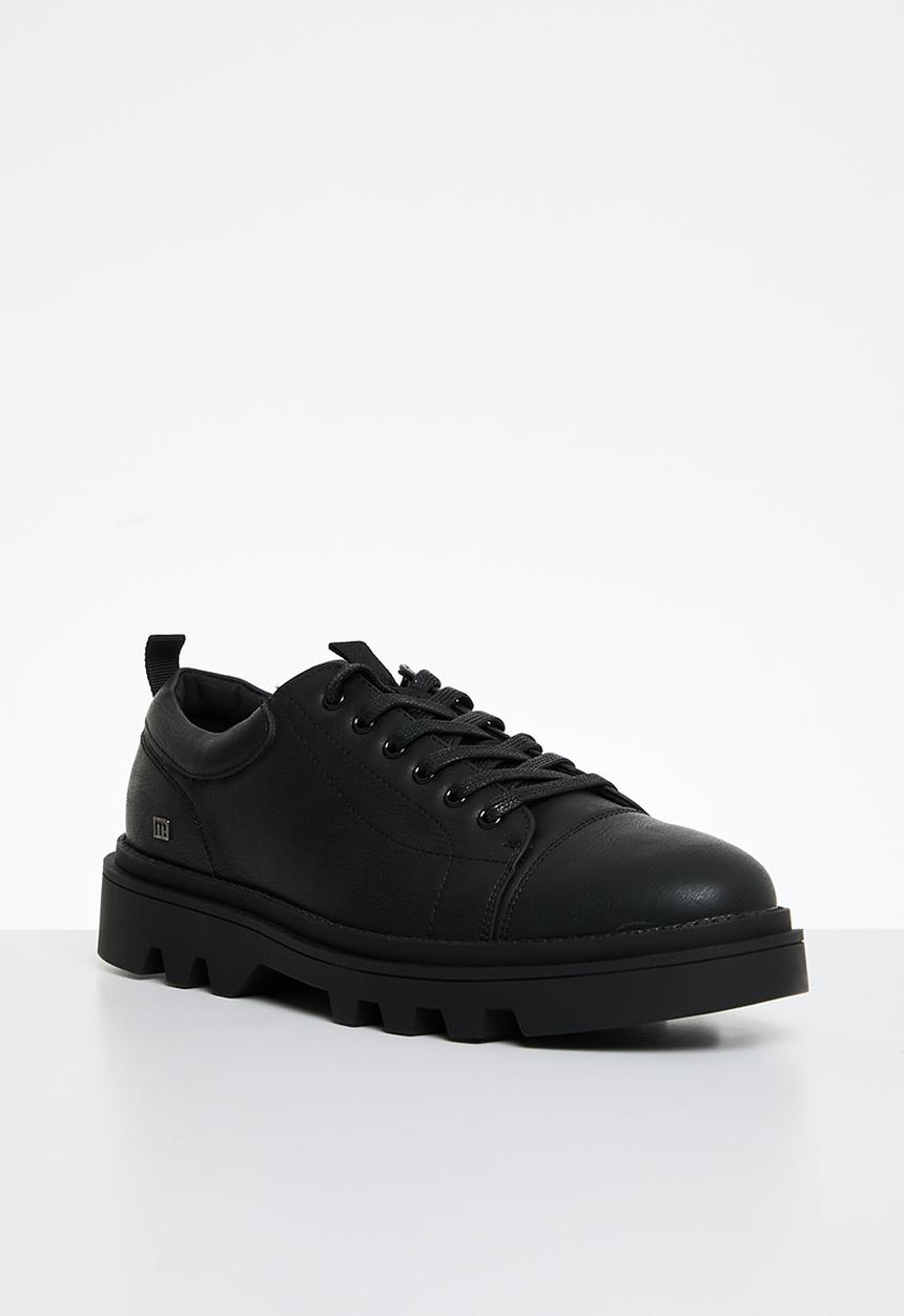 MAZERATA - Vinchey 32 nubuck - black