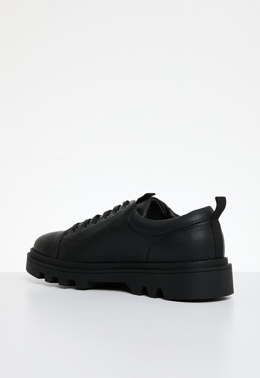 MAZERATA - Vinchey 32 nubuck - black