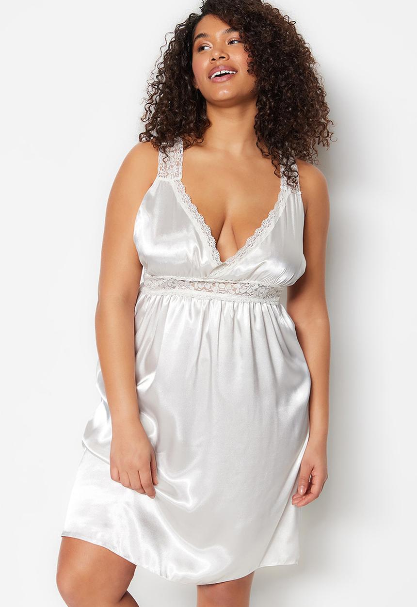 Trendyol - Plus lace night dress - ecru