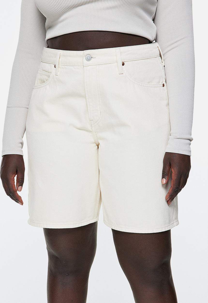 H&M - Curvy fit bermuda baggy low denim shorts - cream