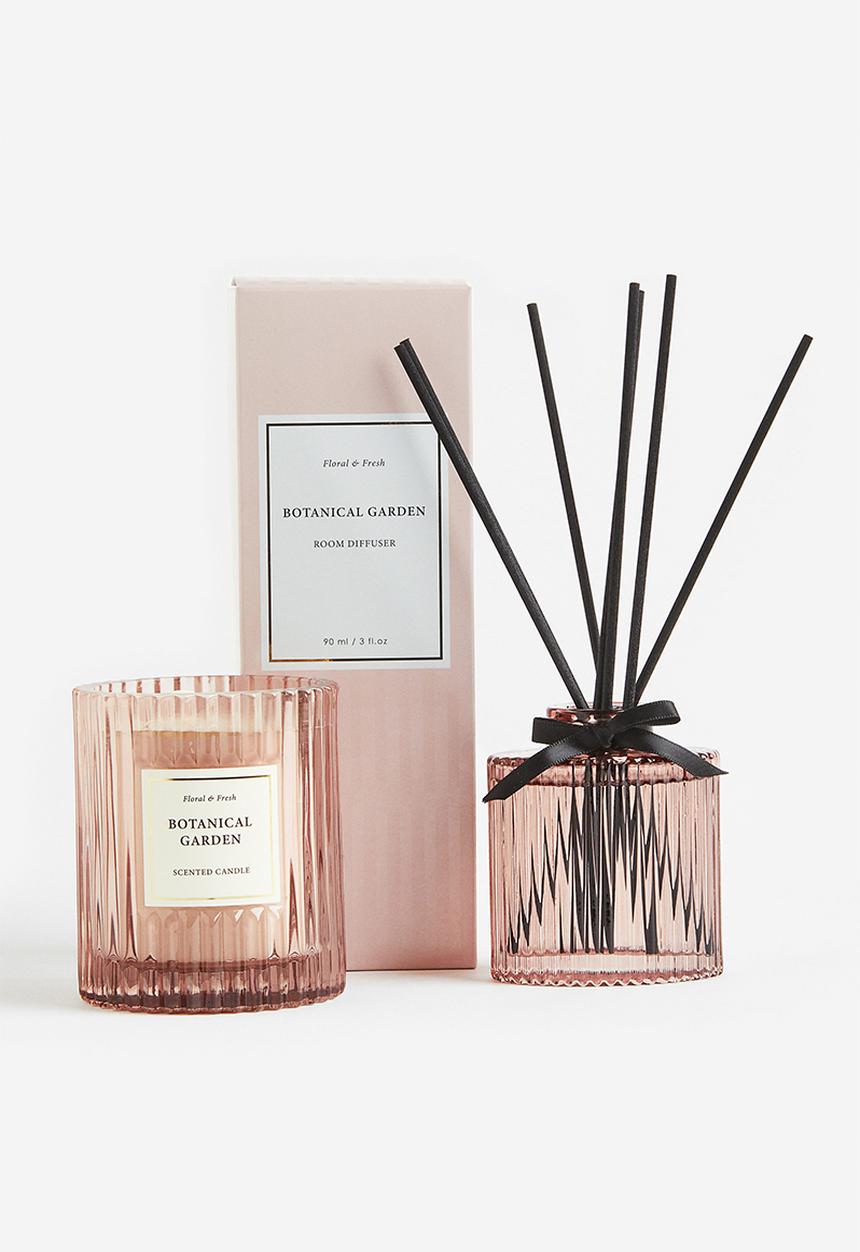 H&M - Scented candle in glass holder - light pink botanical garden 
