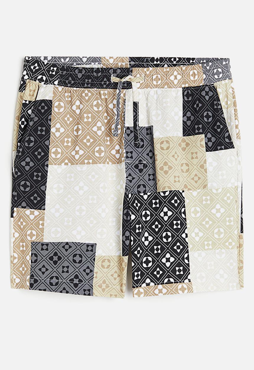 H&M - Regular fit pyjama shorts - beige block-patterned