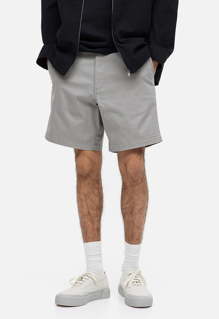 H&M - Regular fit chino shorts - grey
