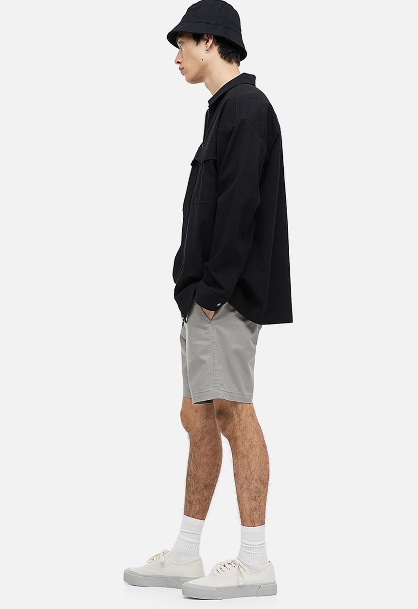 H&M - Regular fit chino shorts - grey