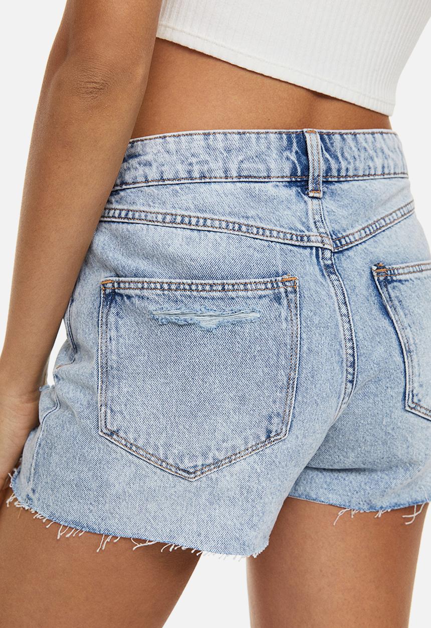 H&M - Cotton denim shorts - light denim blue 