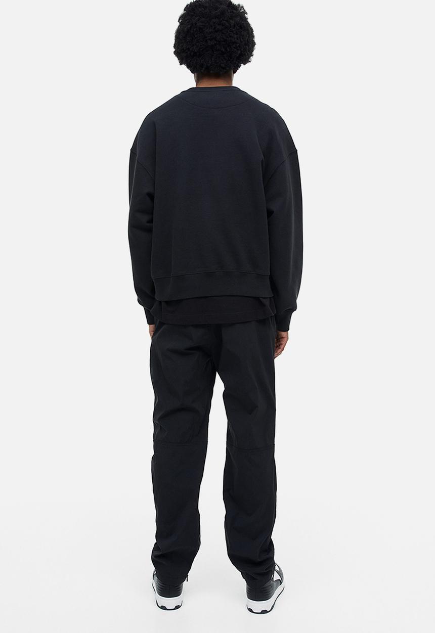 H&M - Regular fit nylon cargo trousers - black