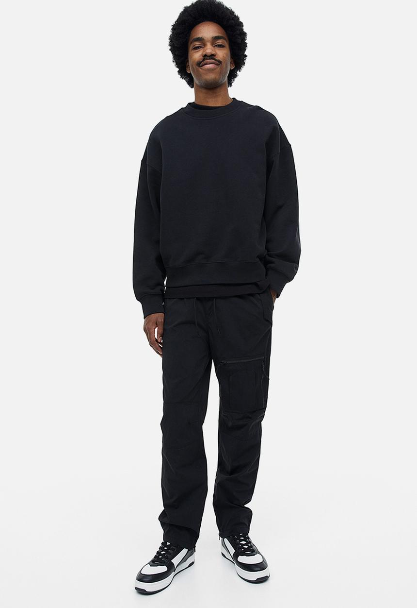 H&M - Regular fit nylon cargo trousers - black