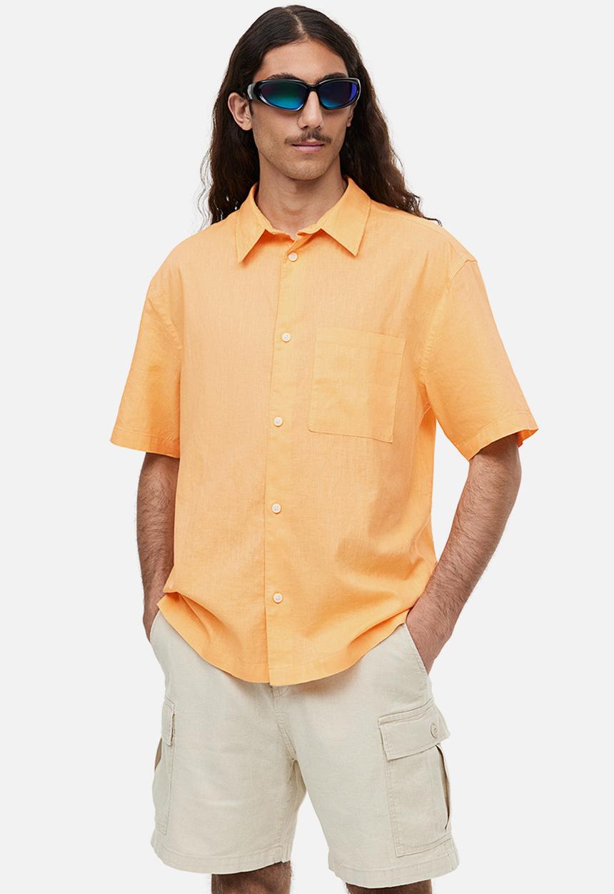 H&M - Relaxed fit short-sleeved linen-blend shirt - apricot 