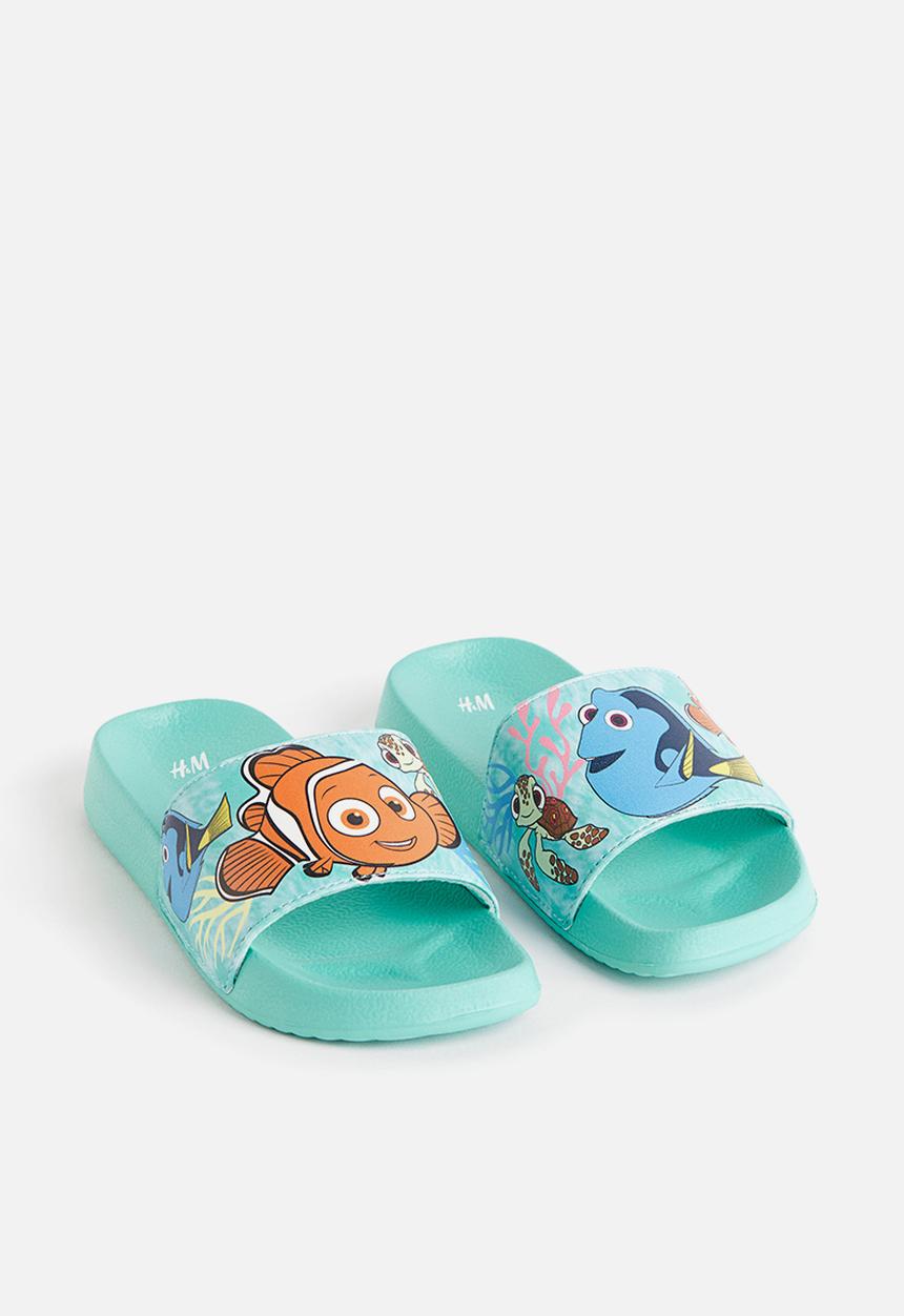 H&M - Printed pool shoes - green