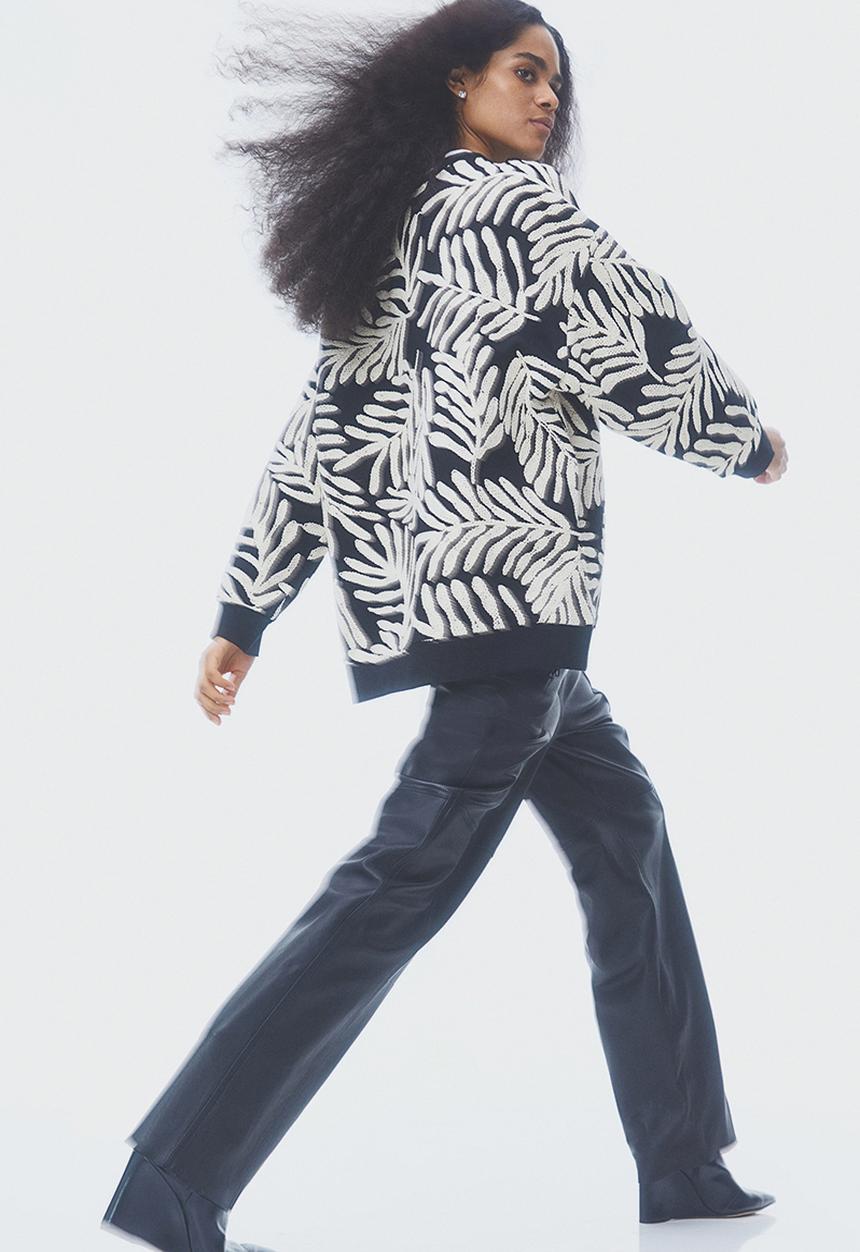 H&M - Oversized embroidered sweatshirt - black embroidered