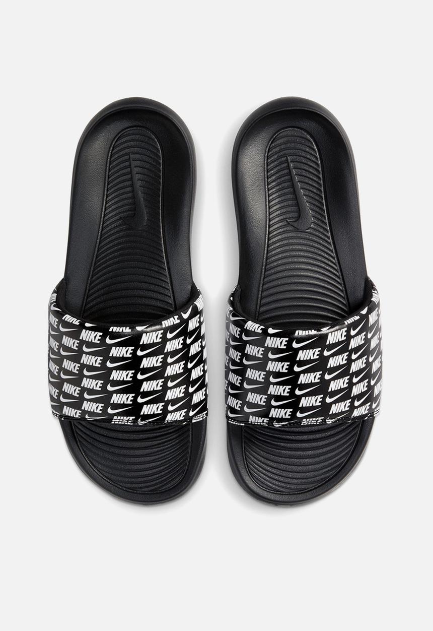 Nike - Victori One - black & white